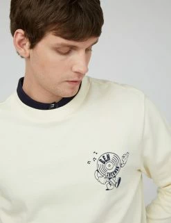 Strolling Record Graphic Crewneck Sweatshirt - Ivory
