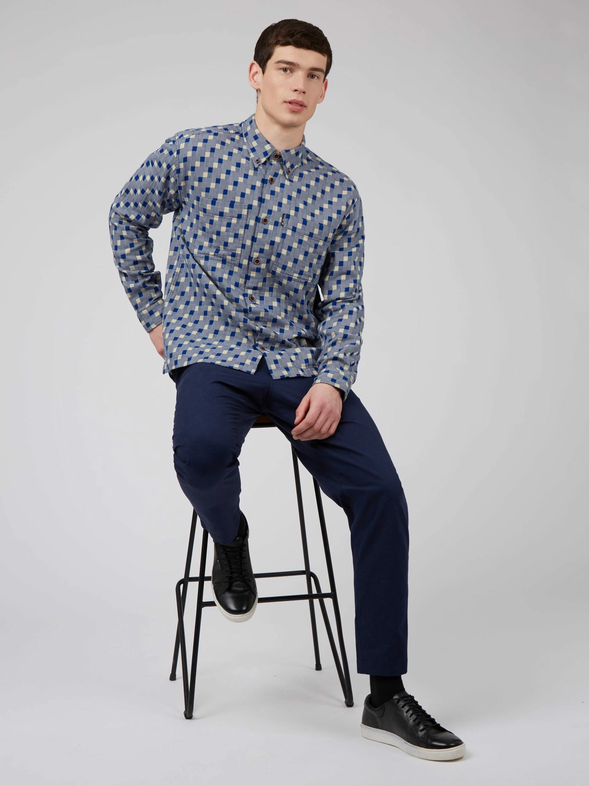 Linen Blend Slim Taper Trouser - Marine 2 Linen Blend Slim Taper Trouser - Marine - Image 2