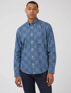 Chambray Patchwork Geo Print Long-Sleeve Shirt 10 Chambray Patchwork Geo Print Long-Sleeve Shirt -clothing Shop 0068069 035 A