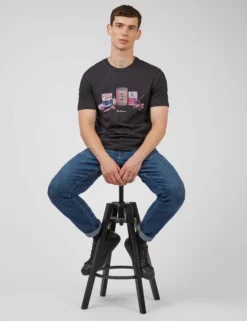 Organic Jersey Chest-Print Graphic Tee 9 Organic Jersey Chest-Print Graphic Tee -clothing Shop 0068164 290 B scaled