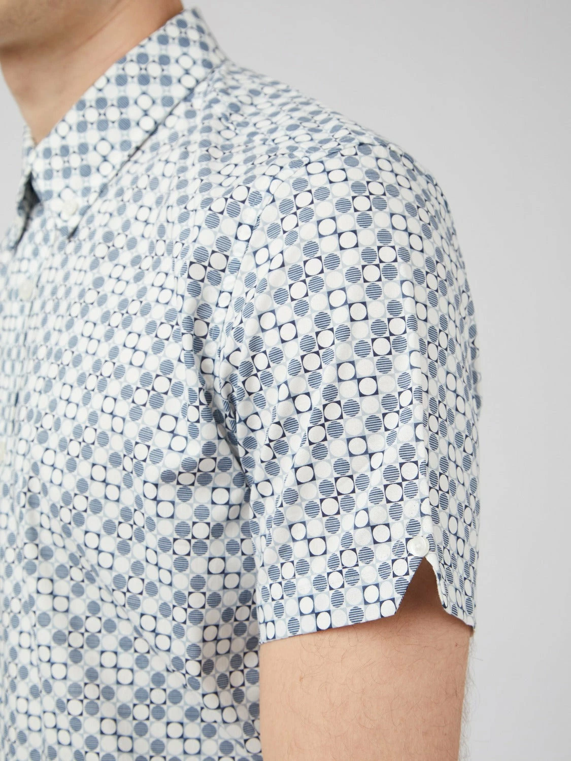 Mod Geo Print Short-Sleeve Shirt - Light Blue 5 Mod Geo Print Short-Sleeve Shirt - Light Blue - Image 5