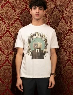 Signature 2010s Graphic Tee -clothing Shop 241ad12d 2d68 4cfb 8dee fb1f748a233d