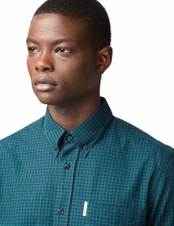 Long-Sleeve Archive Modernist Gingham Shirt - Trekking Green -clothing Shop 55920 651 long sleeve archive modernist gingham shirt trekking green closeup