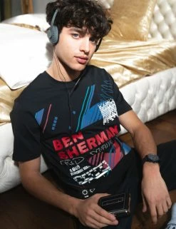 Signature 1980s Graphic Tee