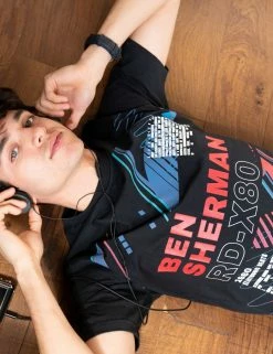 Signature 1980s Graphic Tee -clothing Shop 80s MAIN