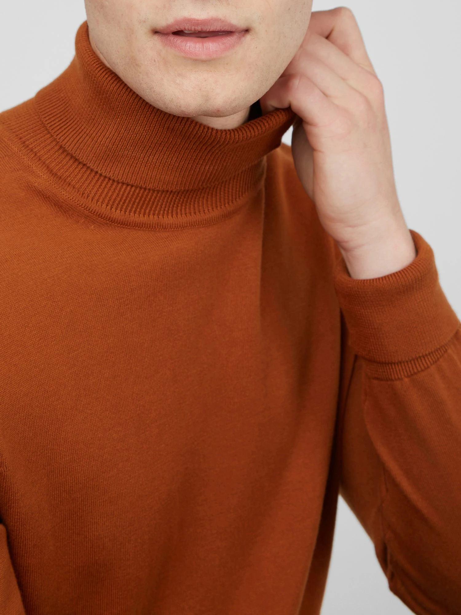 Signature Organic Knit Roll-Neck Sweater - Caramel 3 Signature Organic Knit Roll-Neck Sweater - Caramel - Image 3