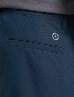 24/7 Motion Stretch Slim Chino - Navy -clothing Shop M100BEN0001 TRUE NAVY BM 736 1000x edit